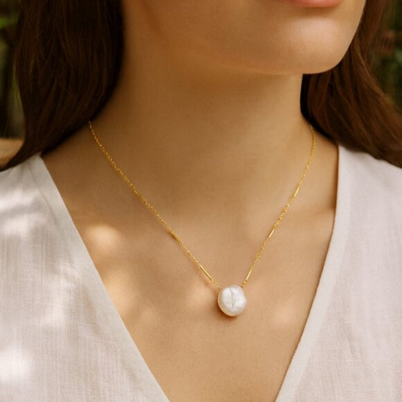 Big Patel Pearl Elegant Gold and Silver Chain Necklaces - Picture 2 of 7